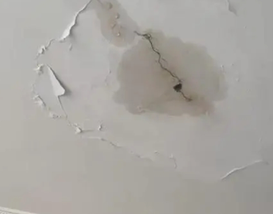 齐齐哈尔市阳台漏水维修公司分享下屋面防水工程质量问题原因分析